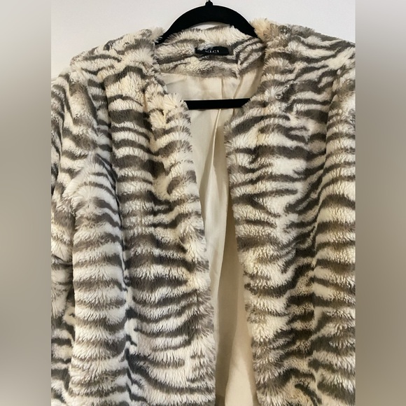 VICI Fuzzy Jacket - Size Small - Picture 1 of 11